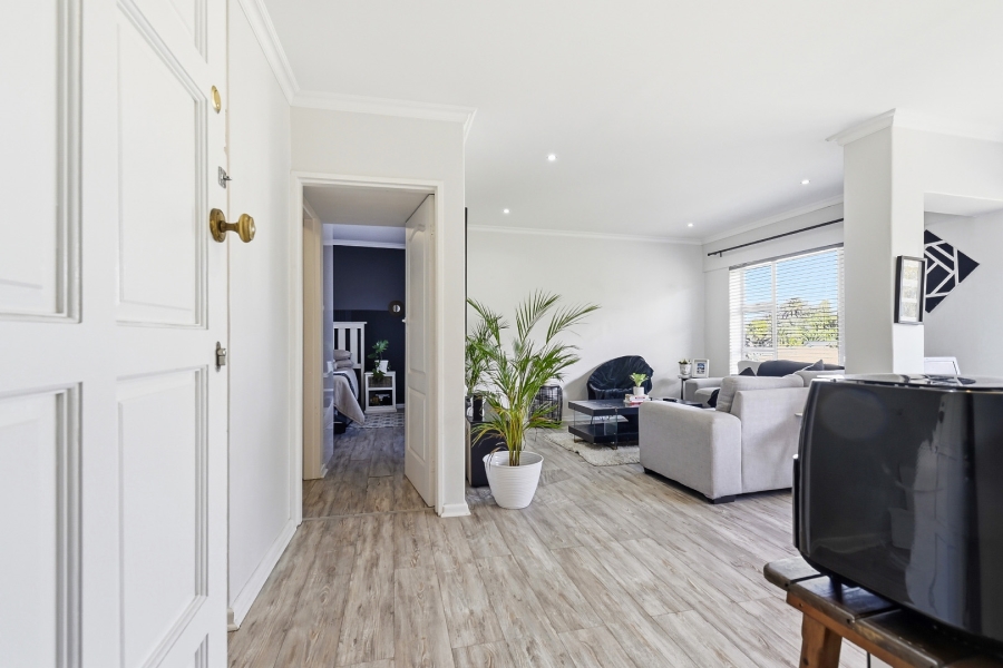 1 Bedroom Property for Sale in Wynberg Upper Western Cape